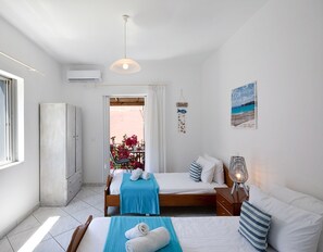1 slaapkamer, een kluis op de kamer, een strijkplank/strijkijzer