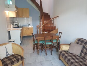 Interior - Orion Les Constellations (Dœuil-sur-le-Mignon)