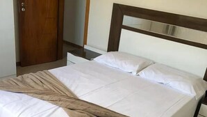 Apartment | 3 bedrooms, WiFi (free), bed sheets - Apto Pé na Areia (Itapema)