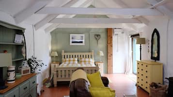 House | 1 bedroom, iron/ironing board, free WiFi, bed sheets