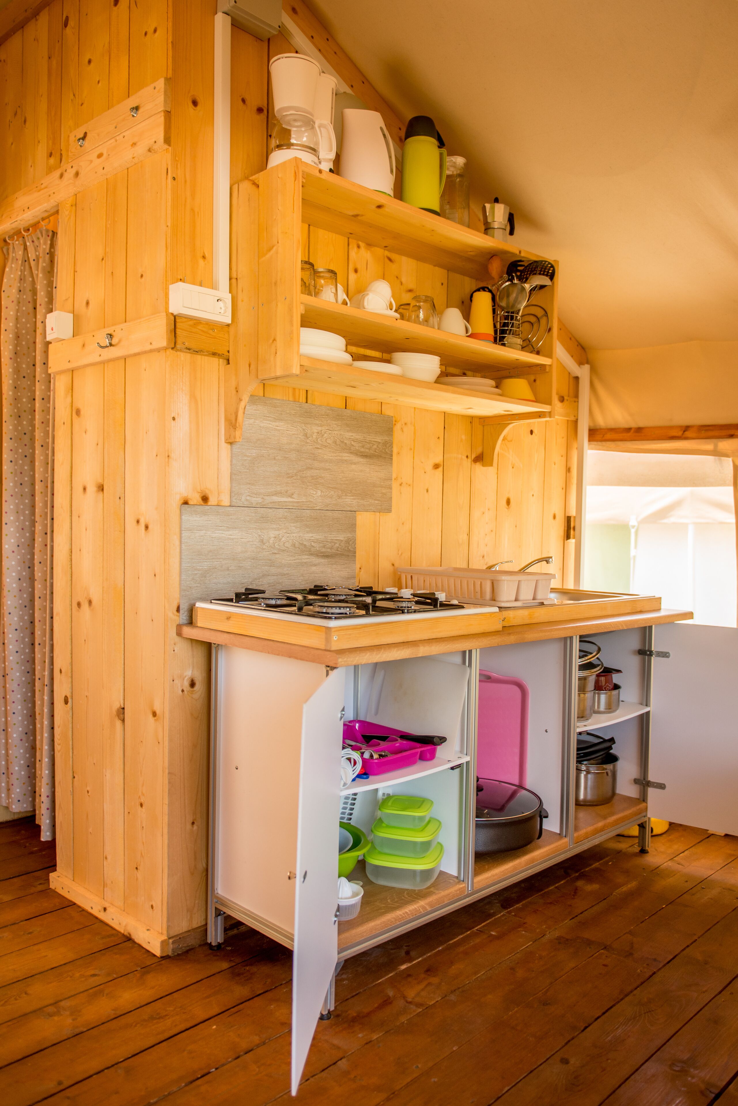 Tent | Private kitchen | Fridge, stovetop, coffee/tea maker, electric kettle
