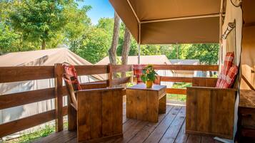 Deluxe Tent | Terrace/patio