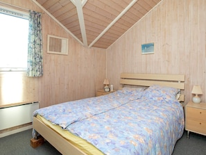 3 bedrooms, cots/infant beds - Cosy Holiday Home in Zealand With Whirlpool (Kalundborg)