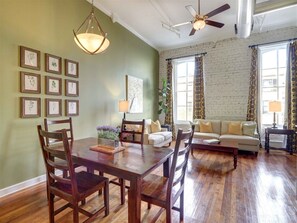 アパートメント クイーンベッド 2 台 (Broughton Retreat) | 専用キッチン