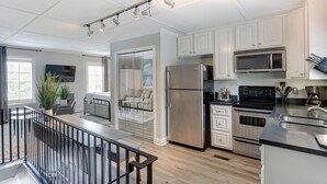 Apartment, Multiple Beds (Broughton Deco Carriage) | Private kitchen - Broughton Deco Carriage (Savannah)