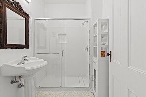 Appartement, 1 grand lit et 1 canapé-lit (Praline Dream) | Salle de bain