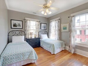 2 bedrooms, free WiFi - Blue Moon (Savannah)