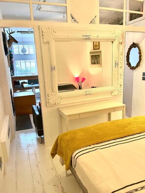 1 chambre, fer et planche à repasser, Wi-Fi, draps fournis