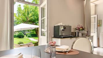Desayuno buffet (EUR 25 por persona)