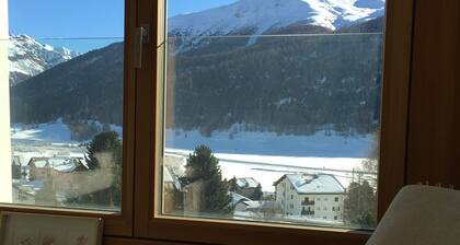 Appartement de rĂȘve lumineux, chic avec une vue imprenable sur la vallĂ©e de l'Inn et les montagnes