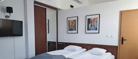 1 chambre, bureau, espace de travail pour ordinateurs portables