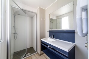 Mobile Home (California) | Bathroom | Shower - Camping de Pujol (Argelès-sur-Mer)