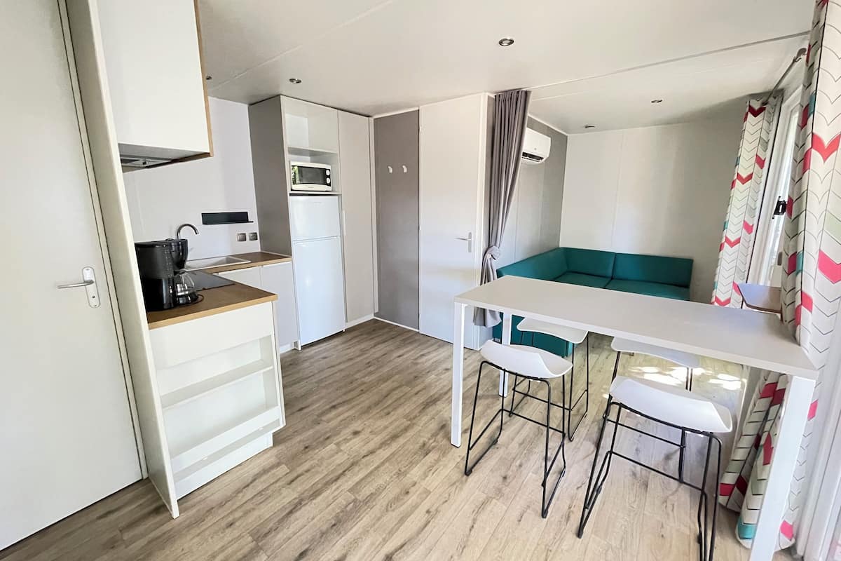 Comfort Mobile Home (Bahamas) | Private kitchen