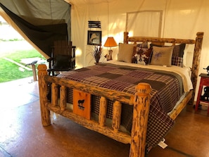 1 bedroom, desk, iron/ironing board, WiFi
