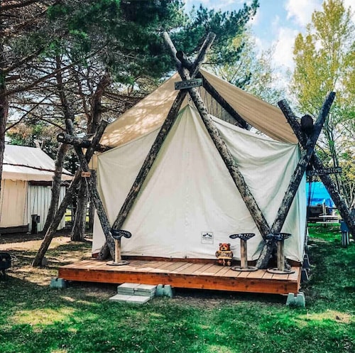 Pet Friendly Wild West  Luxury Glamping tent