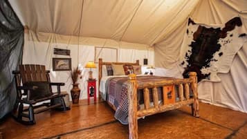 1 habitación, escritorio, tabla de planchar con plancha y wifi