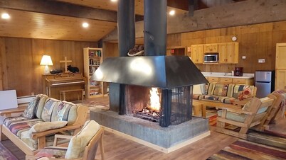 Rustic Lodge near Lake Superior