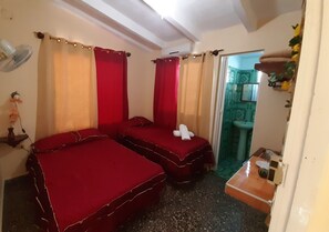 Chambre Triple Classique, terrasse, vue ville