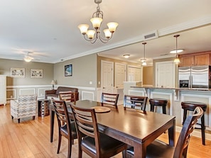 Condo, varias camas (Silver Seas 201) | Cocina privada