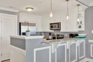 Kondominium, Beberapa Tempat Tidur (Silver Seas 303) | Dapur pribadi