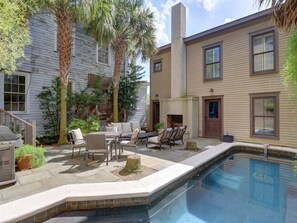 Pool - Southern Elegance Carriage House (Savannah)