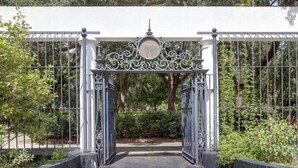 Apartment, 1 King Bed (Southern Elegance Carriage House) | Exterior - Southern Elegance Carriage House (Savannah)