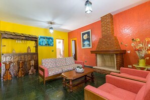 Casa Confort | Sala de estar | Televisión de pantalla plana