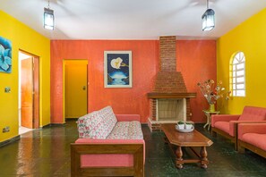Comfort House | Living room | Flat-screen TV