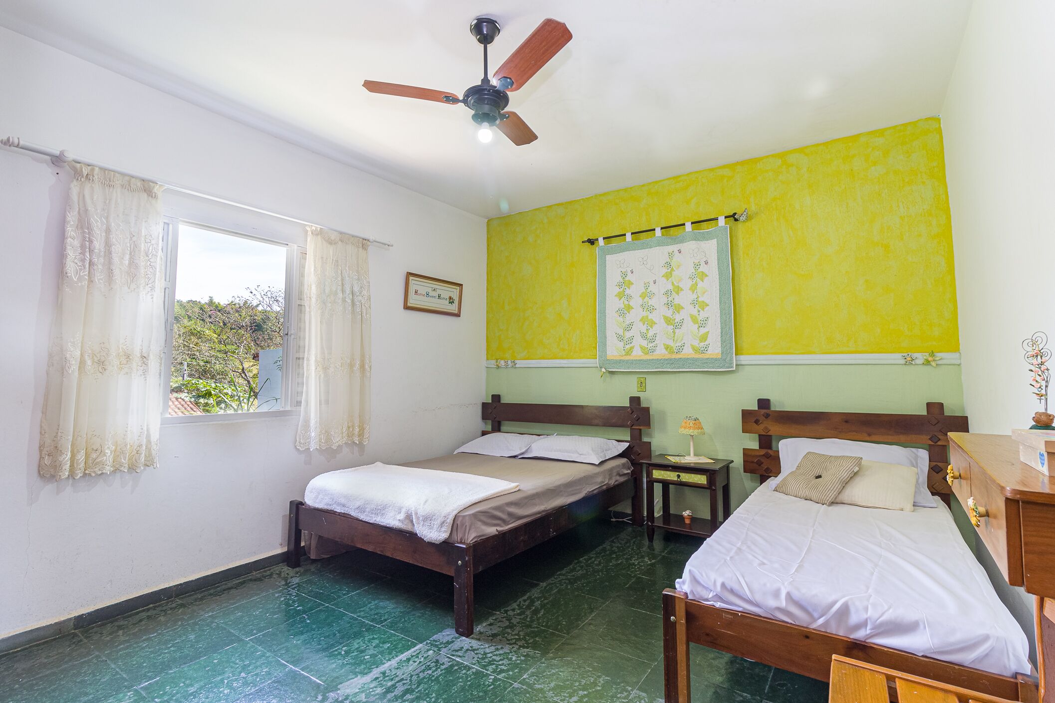 Comfort House | Desk, iron/ironing board, bed sheets