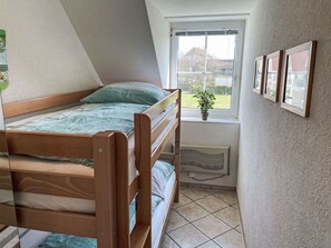 2 Schlafzimmer, Reisekinderbett, kostenloses WLAN