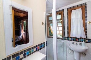 Chalet, 4 kamar tidur | Kamar mandi | Shower, perlengkapan mandi gratis,  dan handuk