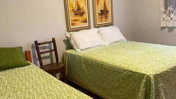 Iron/ironing board, bed sheets