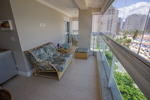 Apartment, 4 Bedrooms | Balcony - Apartamento Les Vagues (Guarujá)