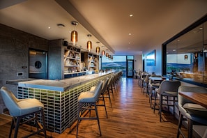 Bar (on property) - Hotel Maverick (Grand Junction)