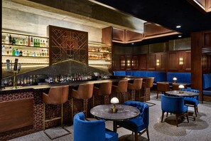 Restaurant - The Darling Hotel (Visalia)