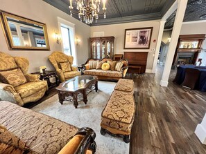 Smart TV, fireplace, books