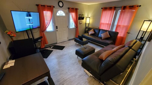 2 bedroom / 1 bath entire house across from the food trucks of the Aloha mall! 