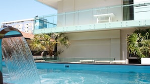 Pool - Cosy apartment for 7 people with pool, WIFI, A/C, TV, balcony and pets allowed (Lignano Sabbiadoro)