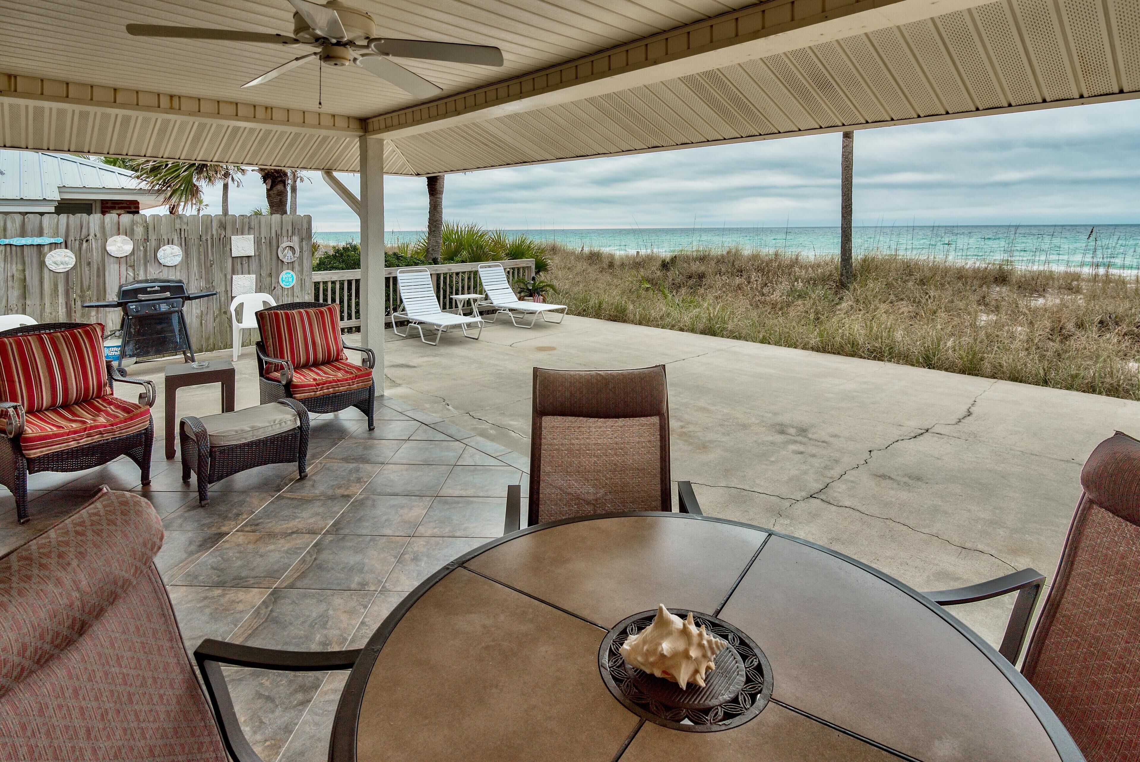 Life's a Beach! Beautiful Private Beachfront Home!  Tons of Space! 2 Greatrooms!