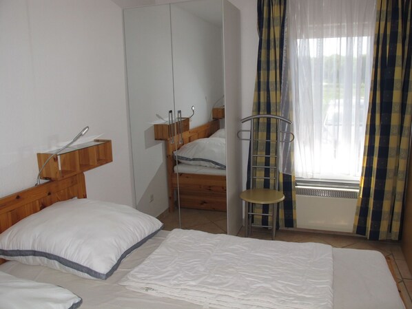 2 bedrooms, travel cot, free WiFi