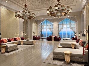 Ropa de cama de alta calidad y minibar