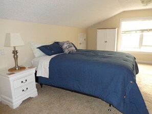 3 bedrooms, iron/ironing board, free WiFi, wheelchair access