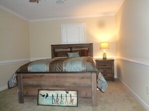 3 bedrooms, iron/ironing board, free WiFi, wheelchair access