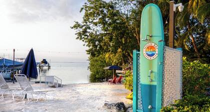 B105 Moon Bay - 3 bedroom townhouse includes studio apartment and boat dockage