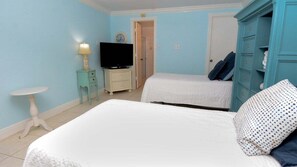 3 makuuhuonetta, silitysrauta/-lauta, ilmainen Wi-Fi, vuodevaatteet