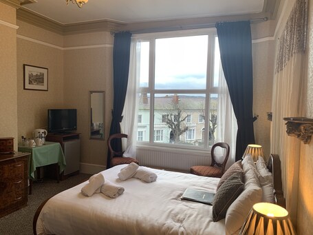 The Capri Guesthouse - Image 2
