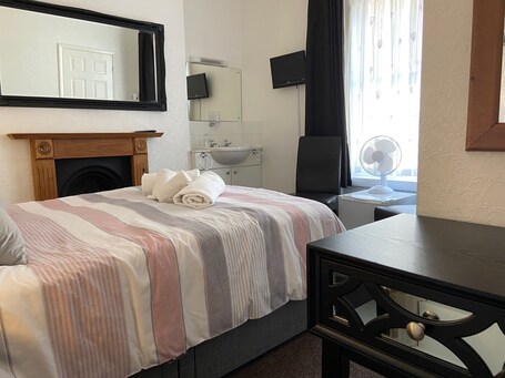 The Capri Guesthouse - Image 56