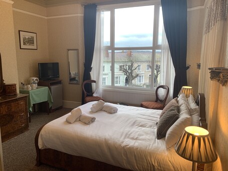 The Capri Guesthouse - Image 12