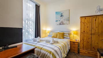 Family Double Room | Individually decorated, individually furnished, iron/ironing board