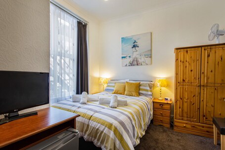 The Capri Guesthouse - Image 35